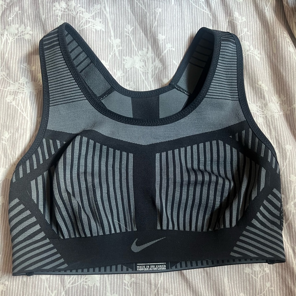 nike sports bra